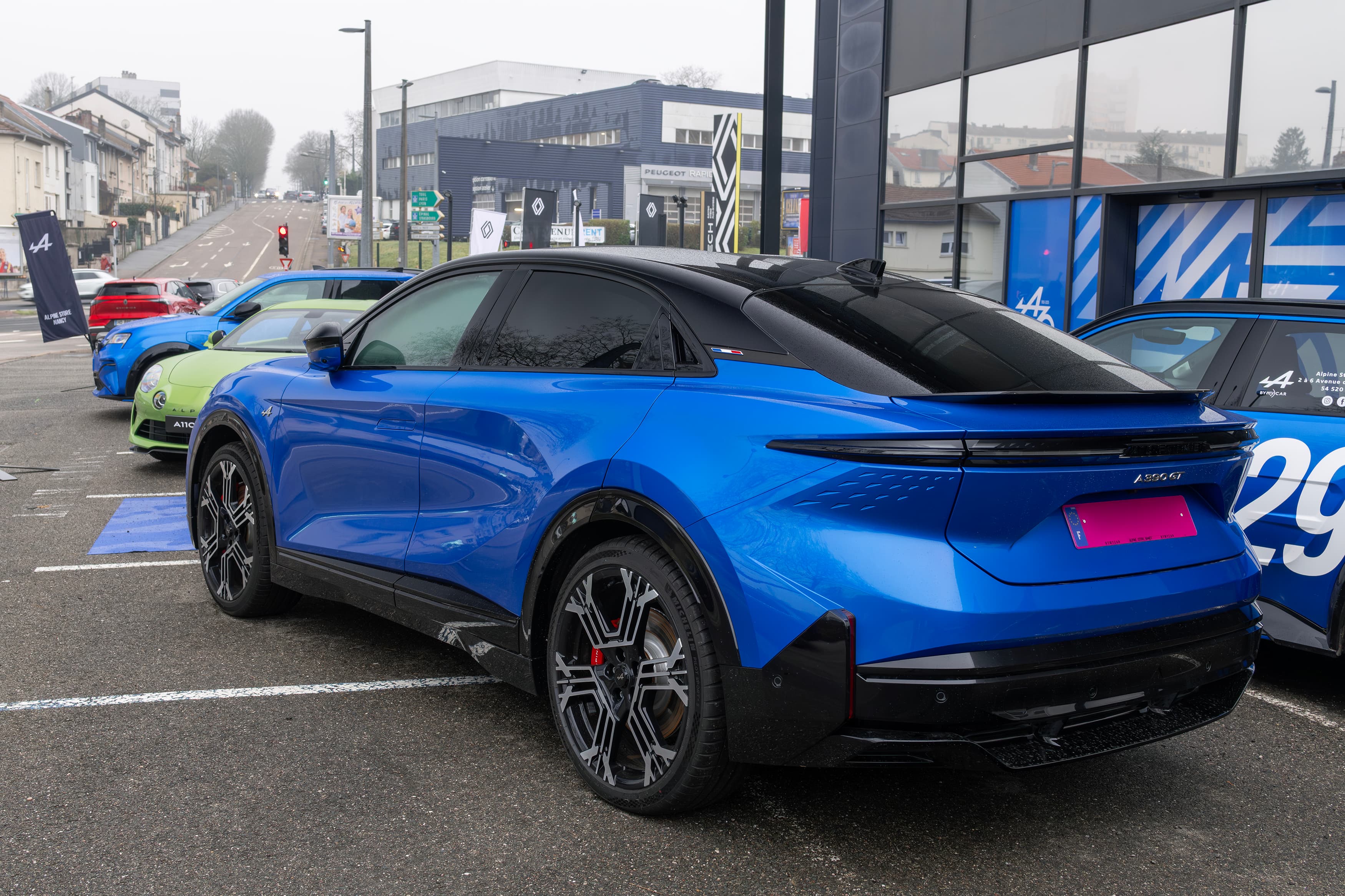 Alpine A390