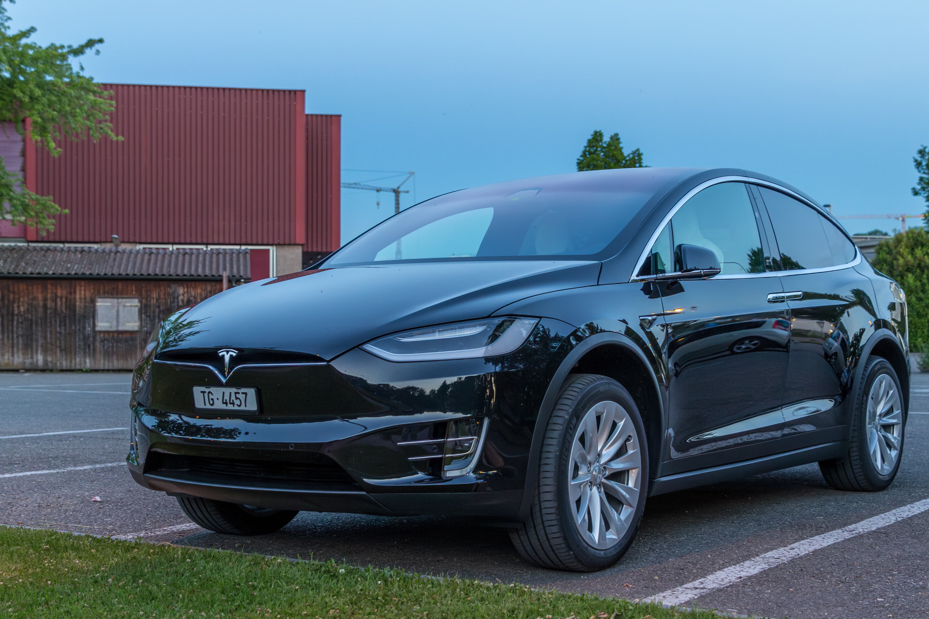 Tesla Model X 90D