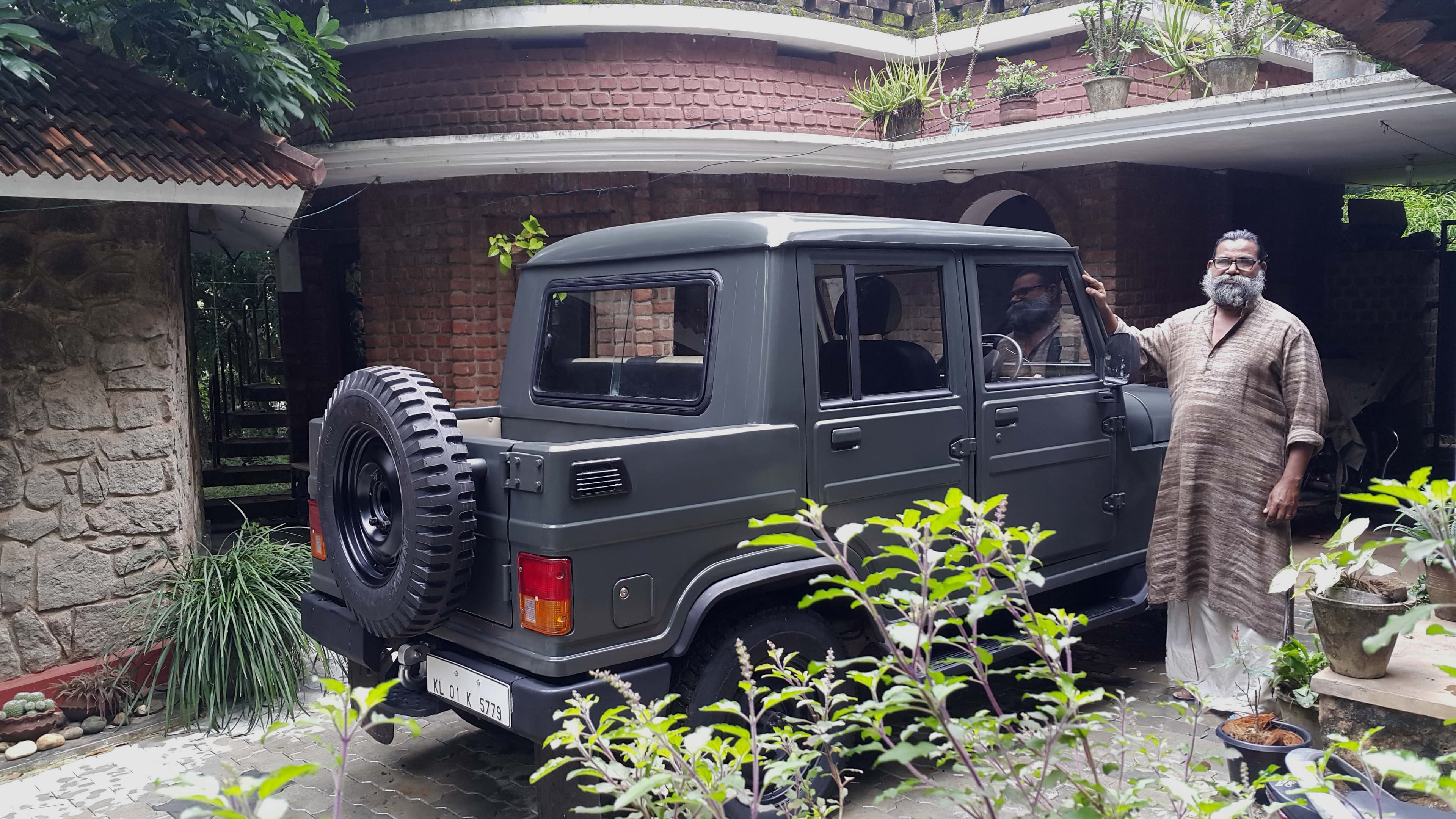 Mahindra Commander