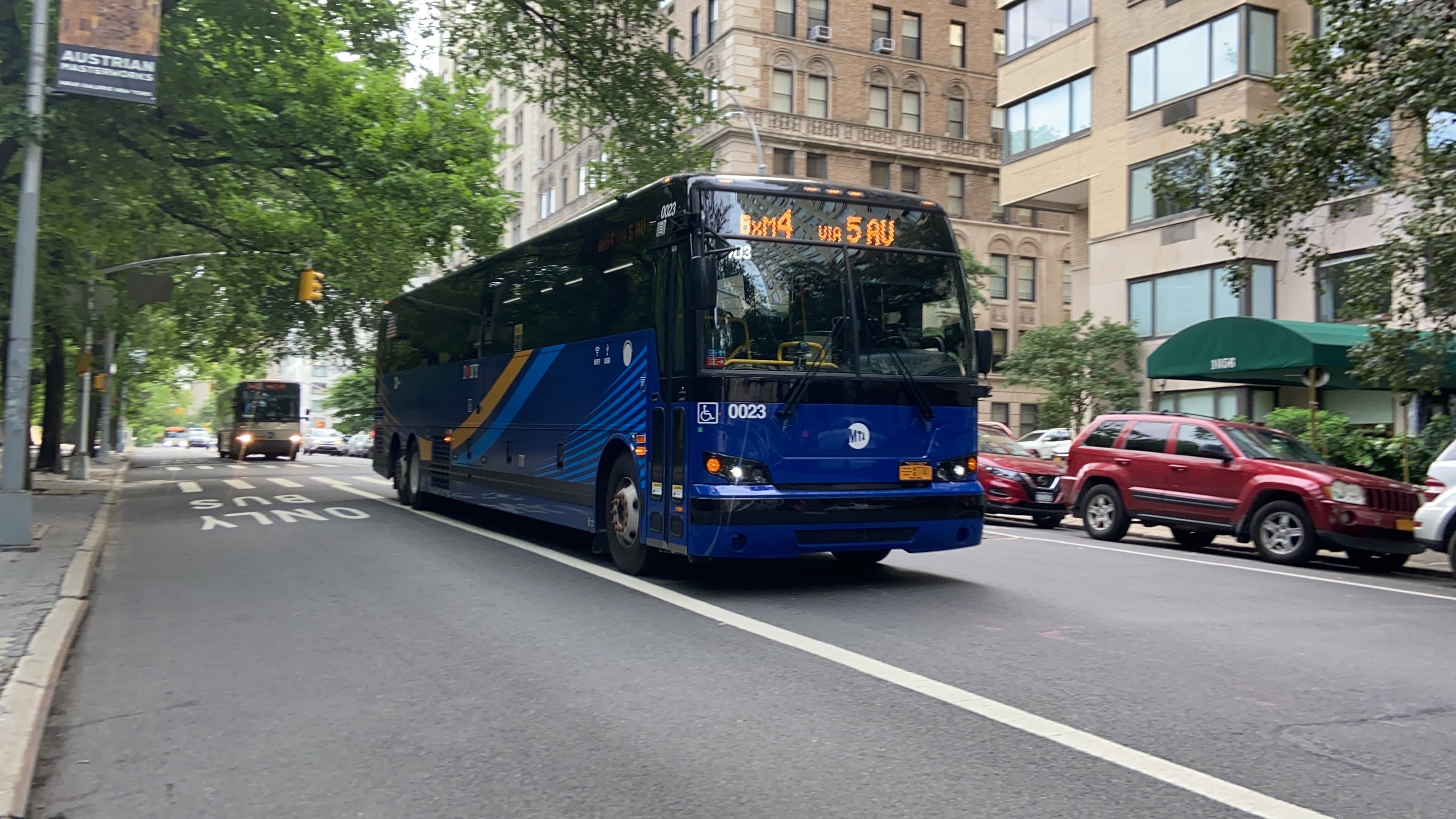 Prevost X3