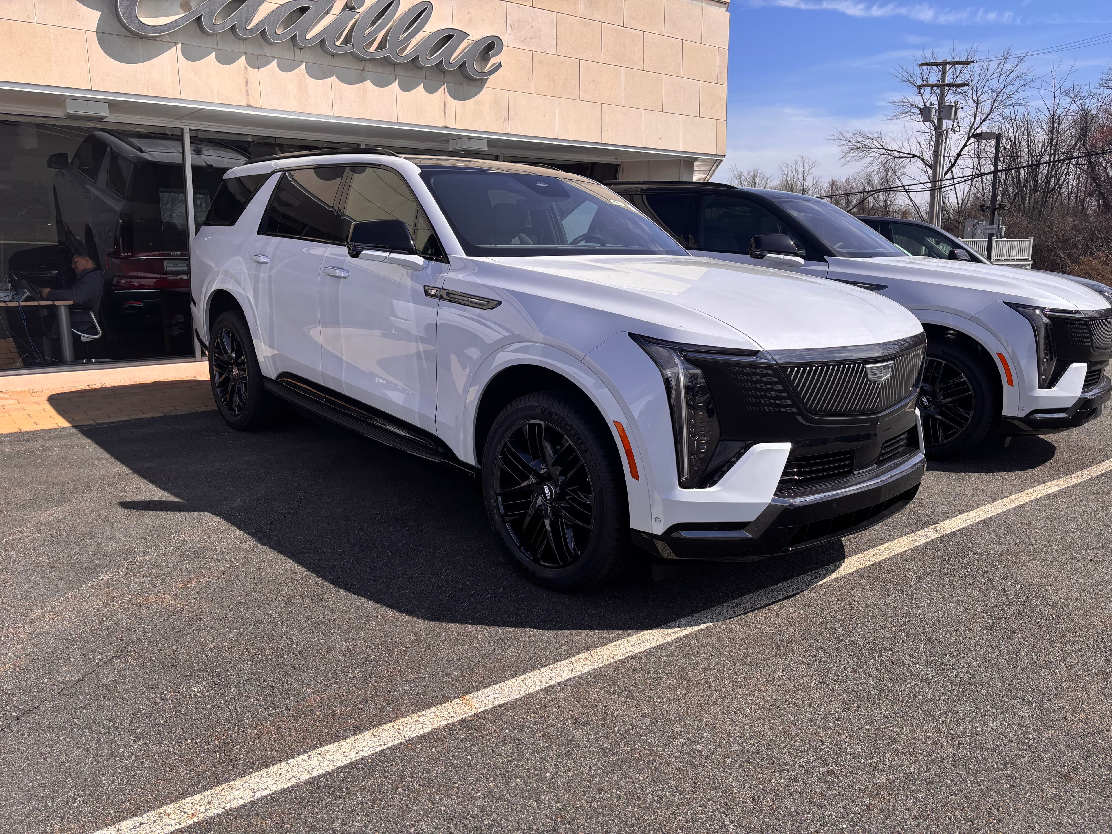 Cadillac Escalade Iql