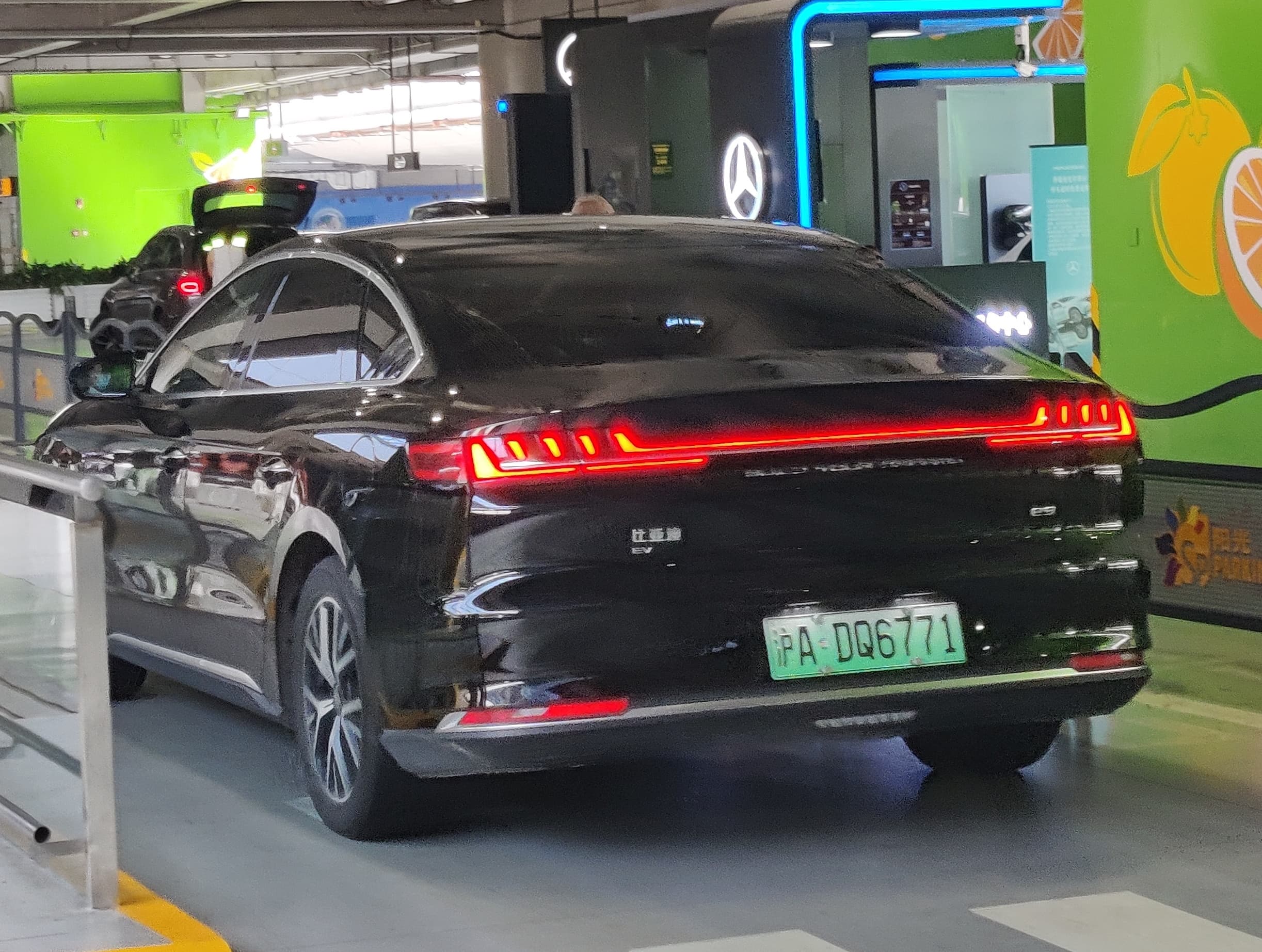 Byd E9