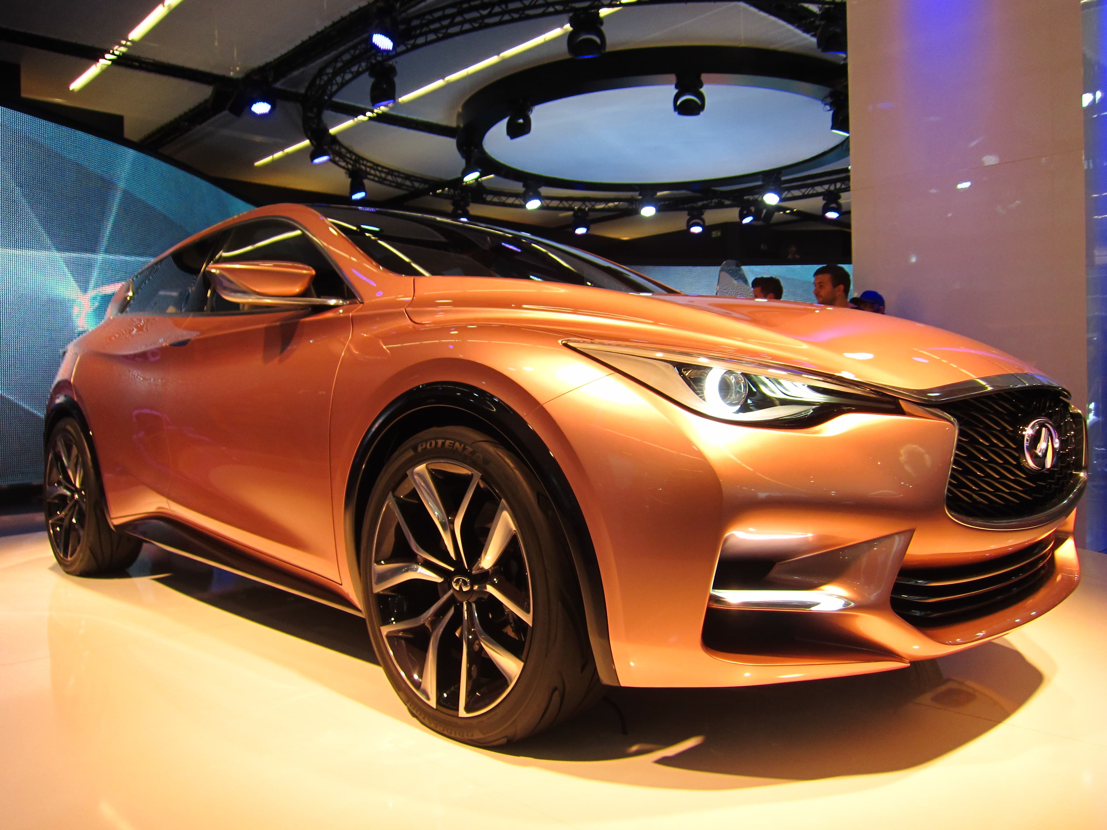 Infiniti Q30