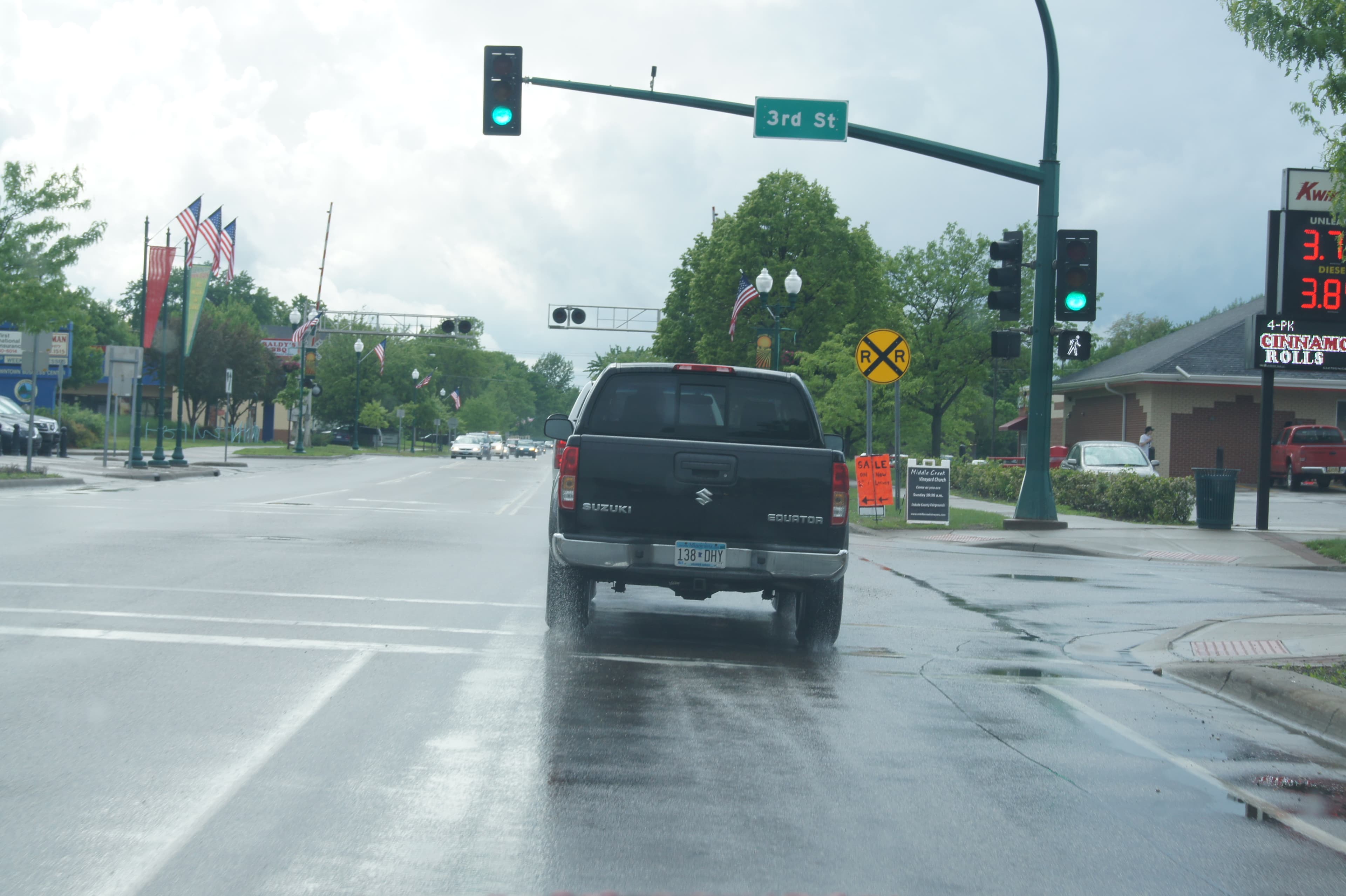 Suzuki Equator