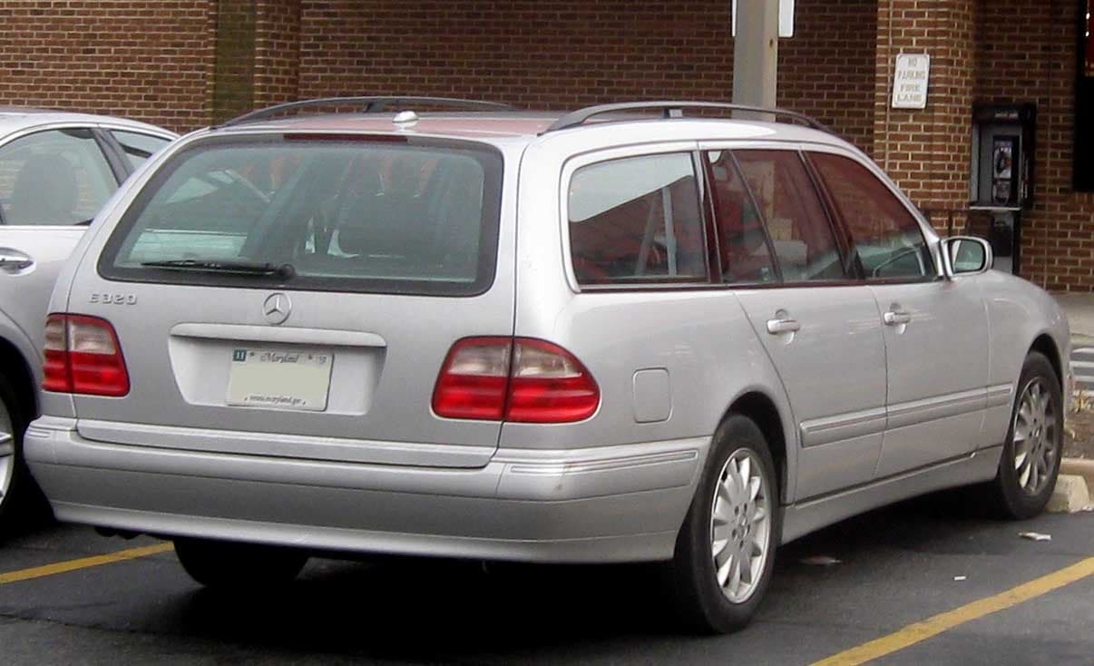Mercedes-Benz E320