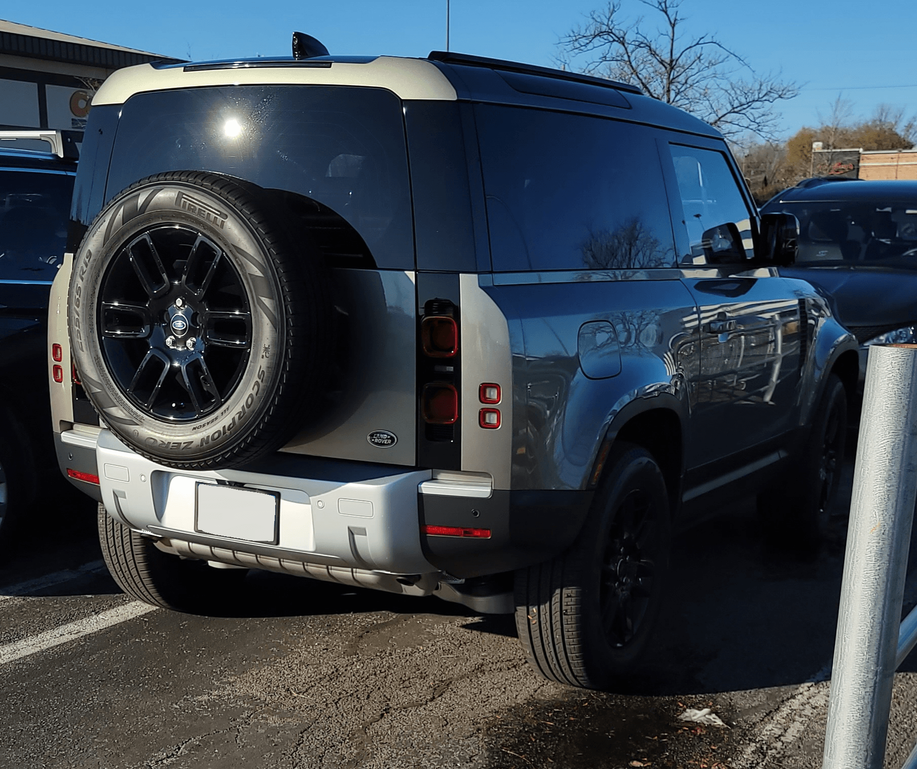 Land-Rover Defender L663 90