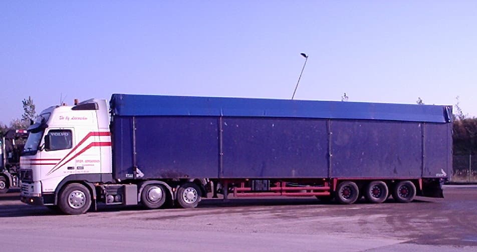 Carry-On Trailer Dump
