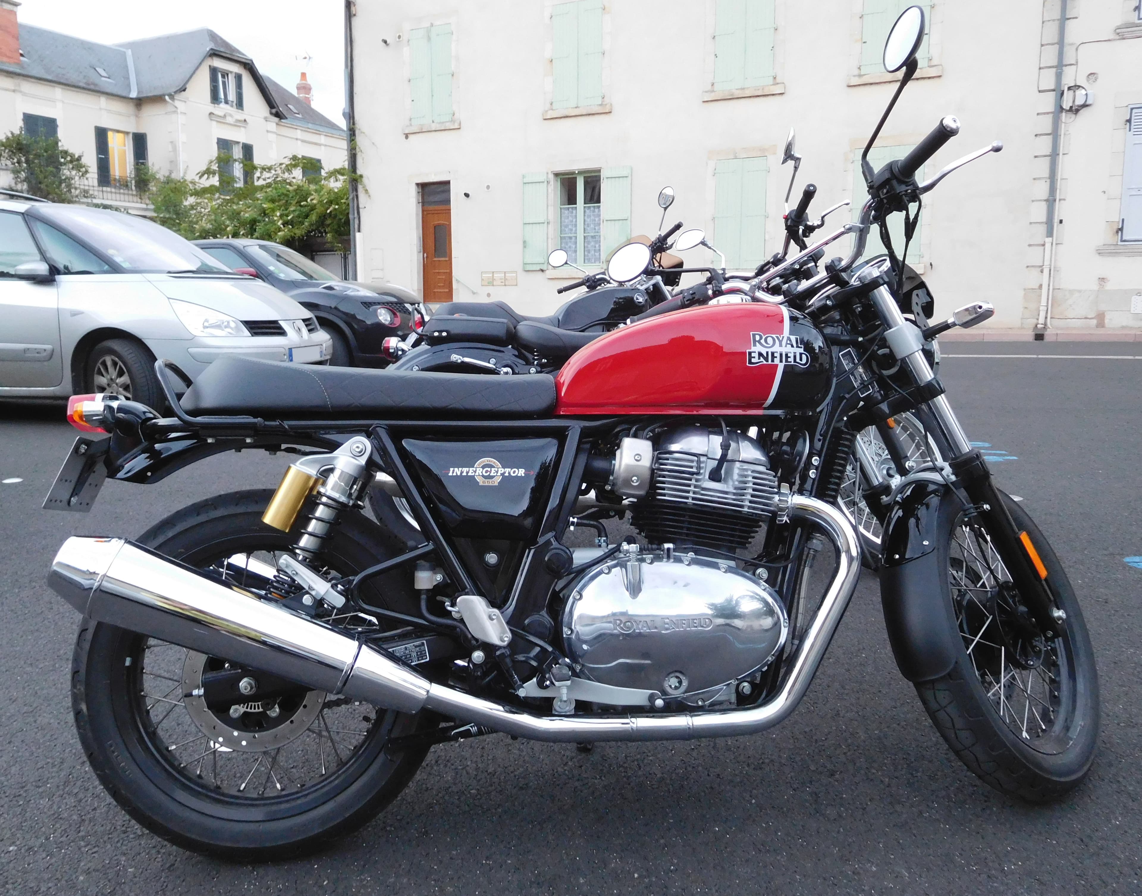 Royal-Enfield Interceptor 650