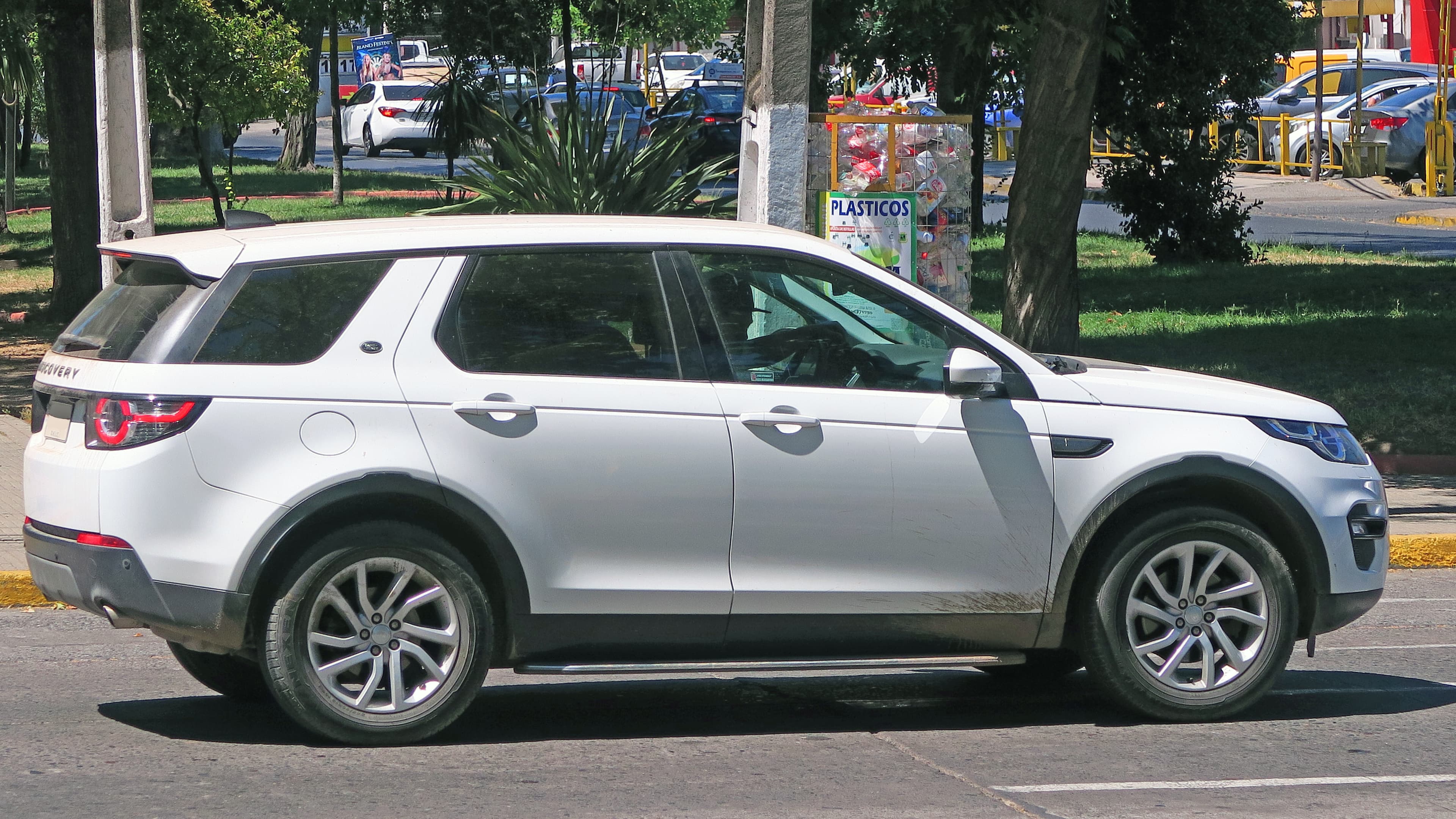 Land-Rover Discovery-Sport