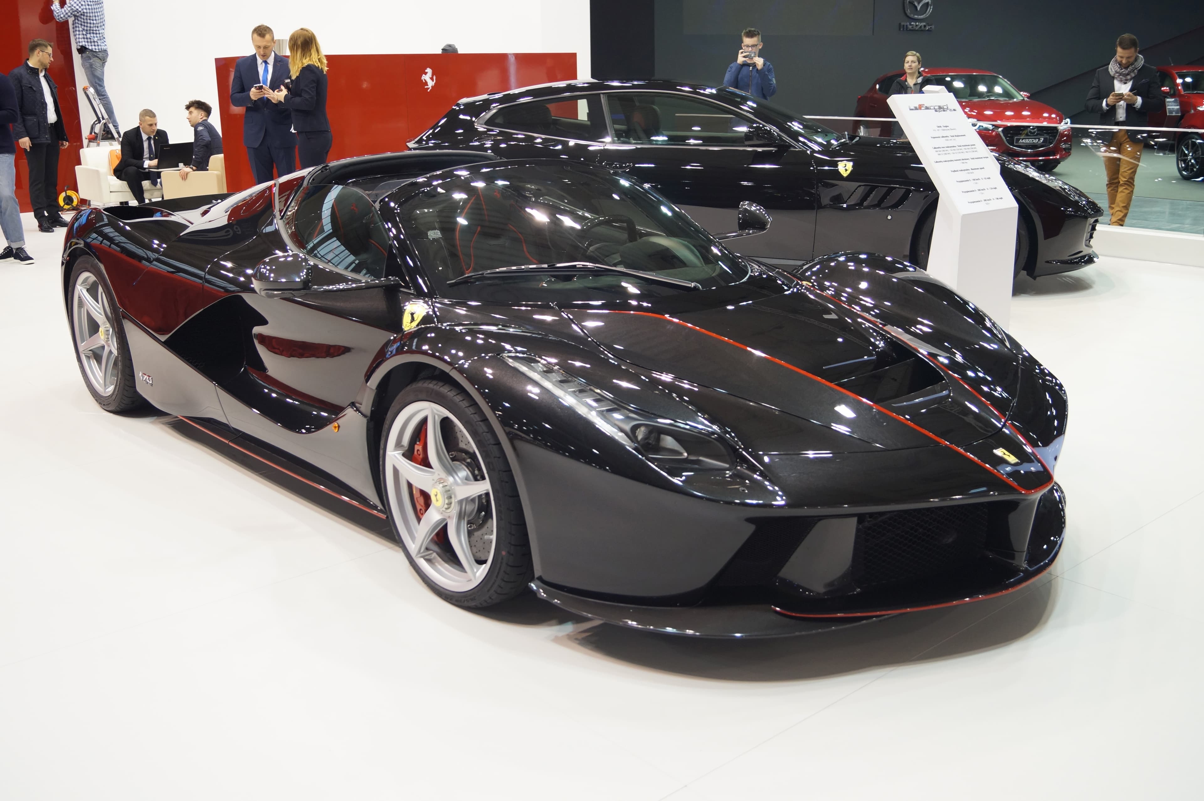 Ferrari Laferrari Aperta