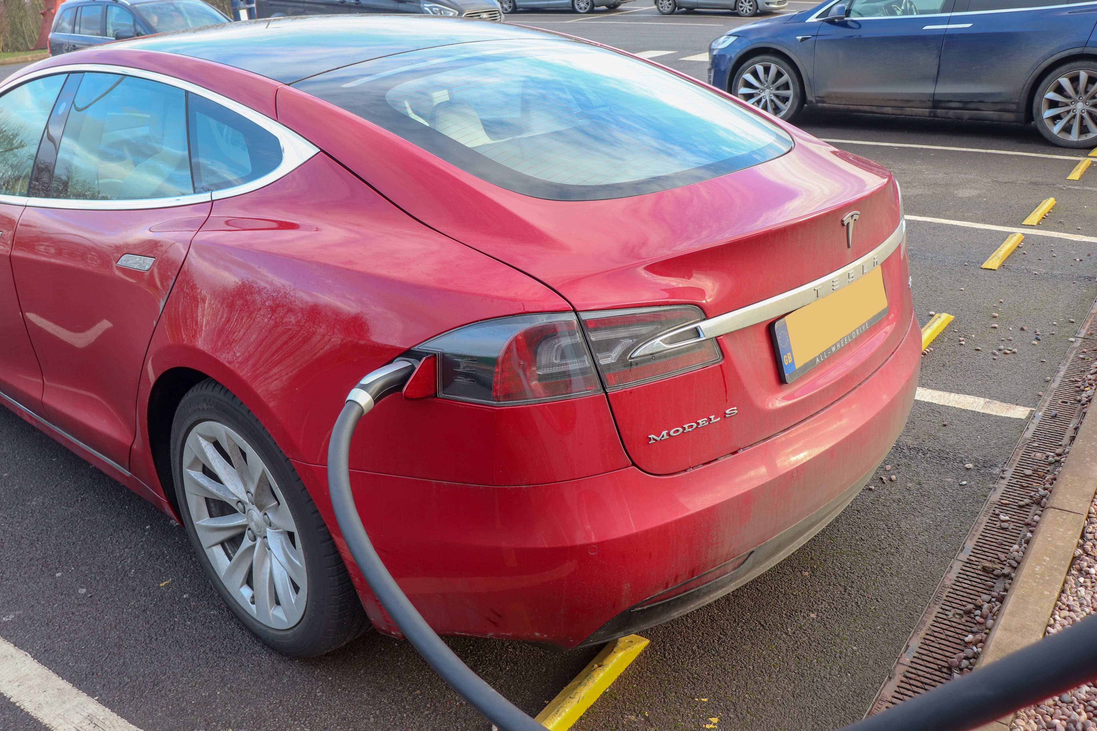 Tesla Model S 75D