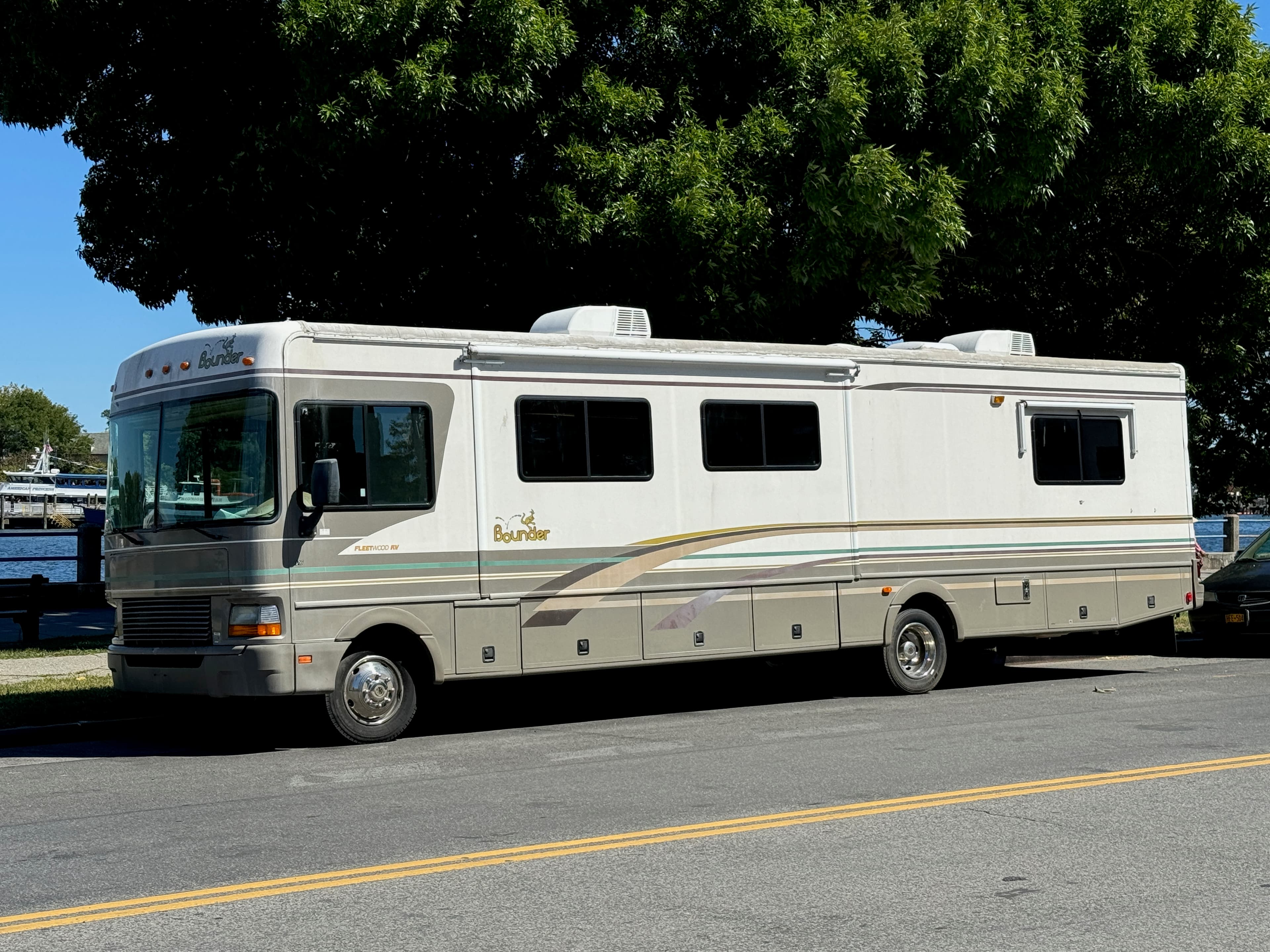 Fleetwood Bounder