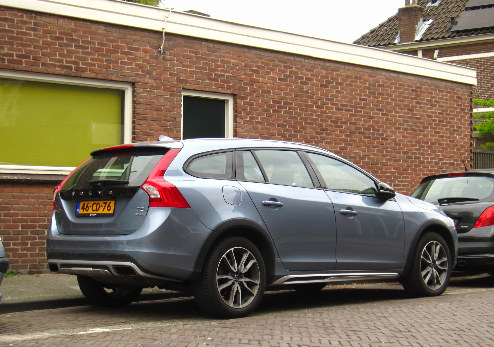 Volvo V60 T5
