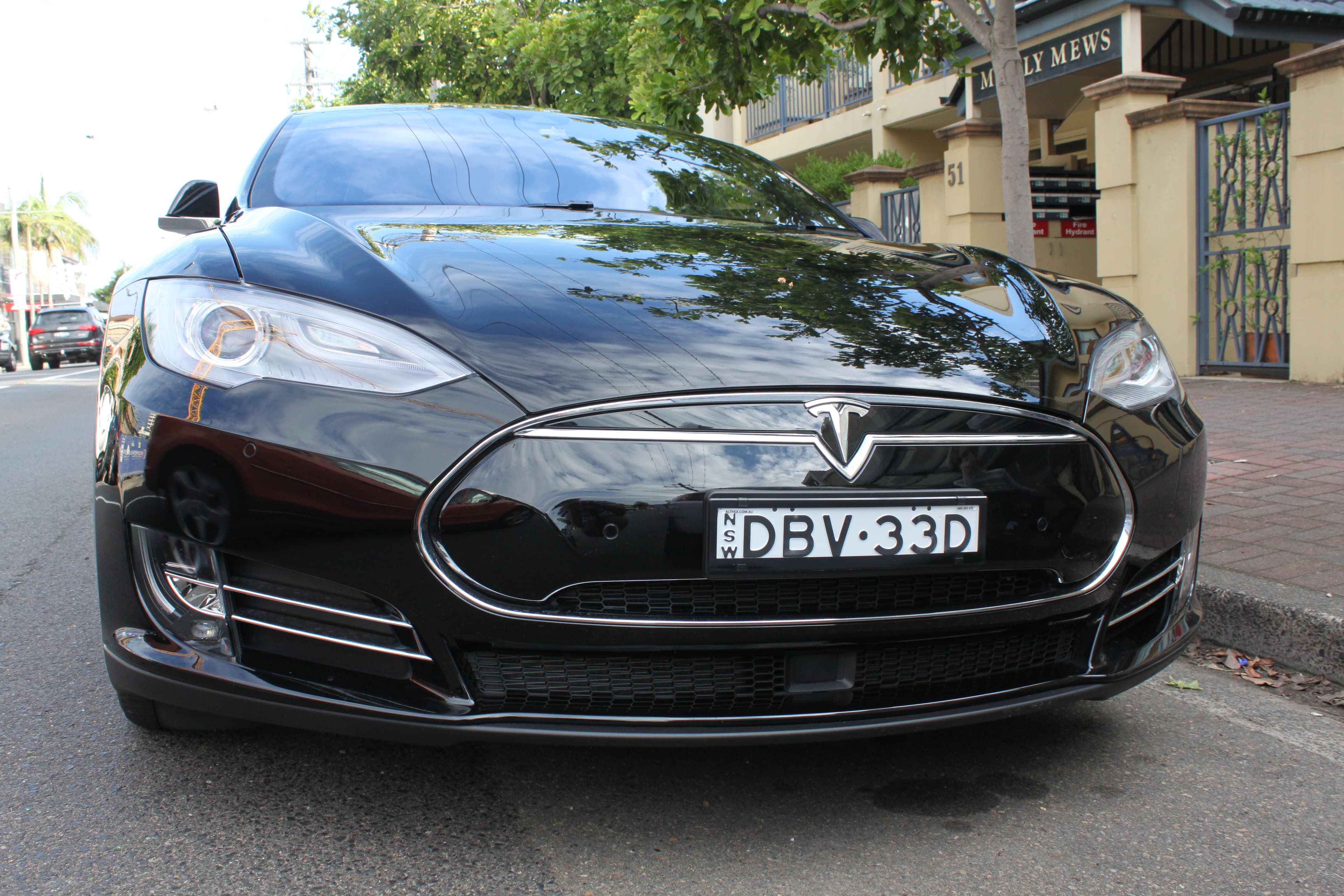 Tesla Model S 85D