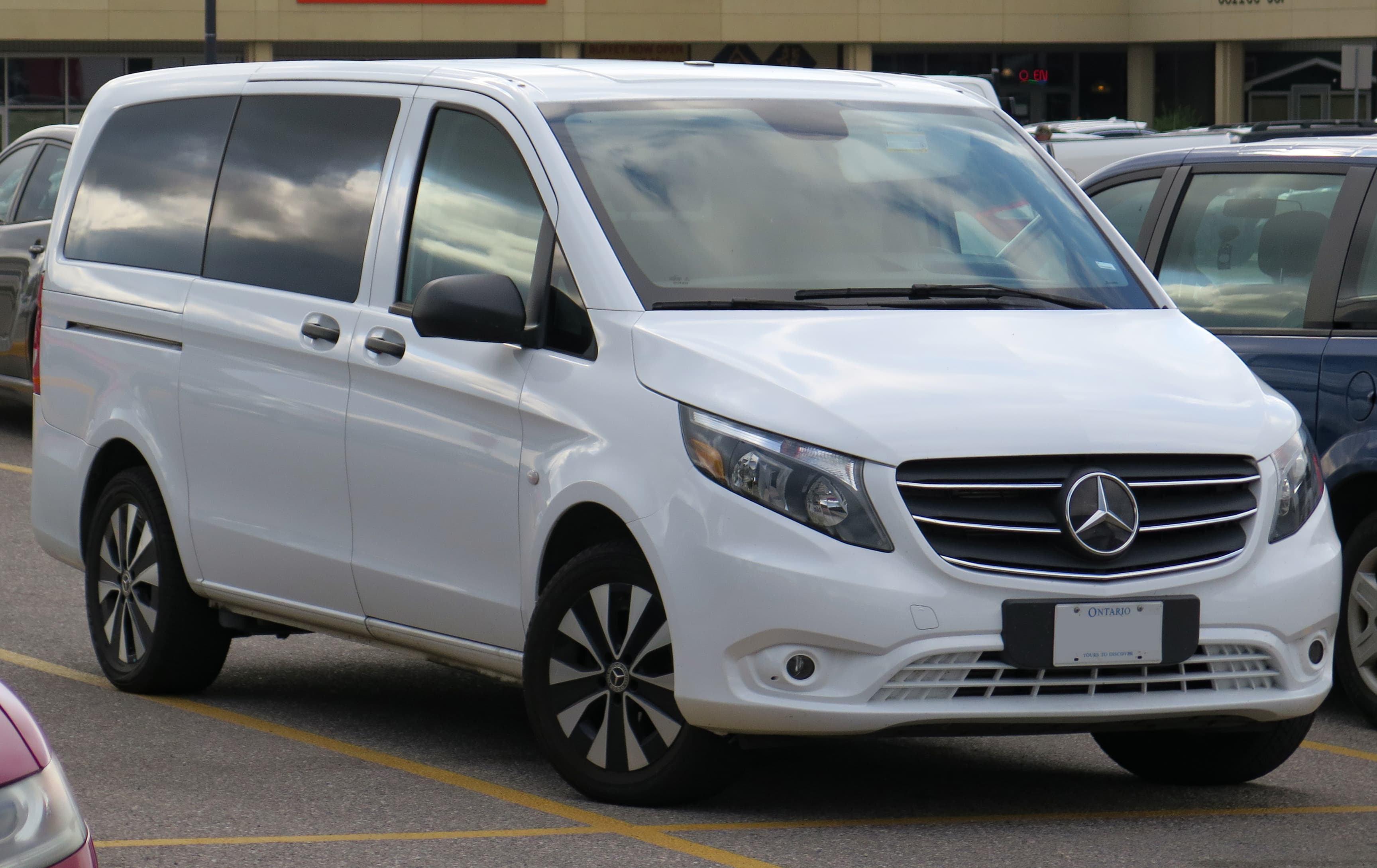 Mercedes-Benz Metris Passenger